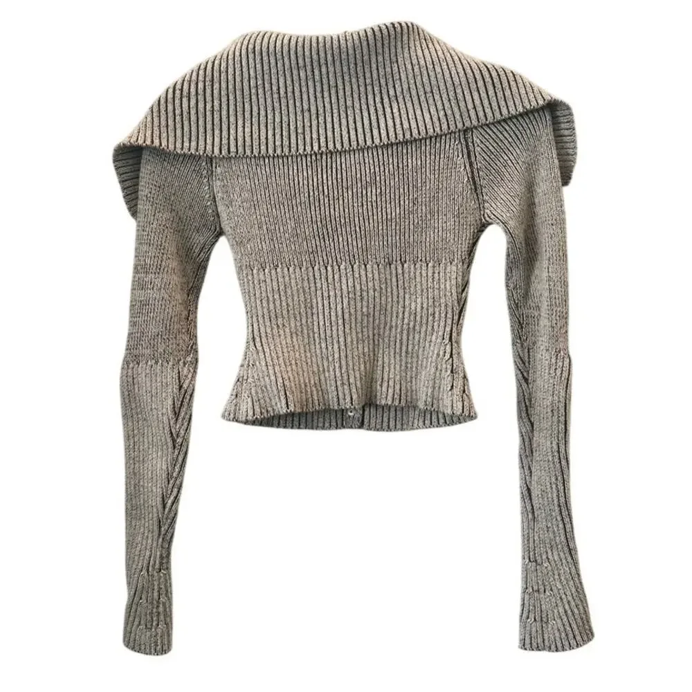 Stylish Gray Ribbed Sweater - Picture 4 of 4